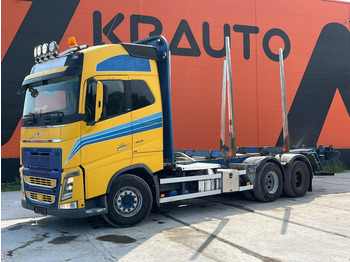 Nákladné vozidlo na prepravu dreva VOLVO FH16 750