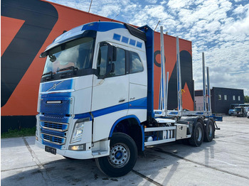 Nákladné vozidlo na prepravu dreva VOLVO FH16 750