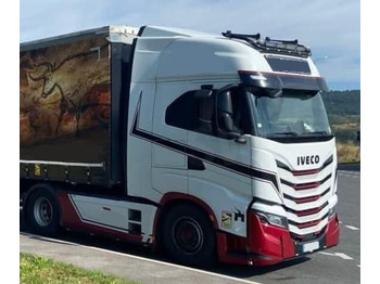 Ťahač IVECO S-WAY