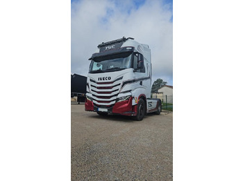 Ťahač IVECO S-WAY