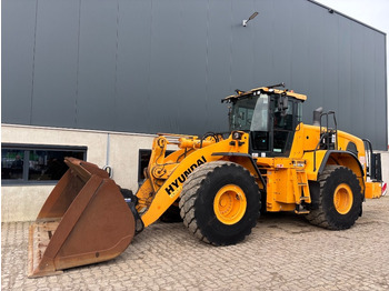 Kolesový nakladač HYUNDAI