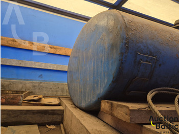 Plachtové nákladné vozidlo Iveco 65E10: obrázok 5