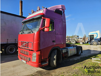 Ťahač VOLVO FH12