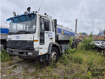 Cisternové vozidlo VOLVO FL6