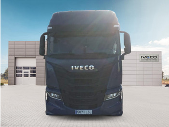 Ťahač IVECO S-WAY