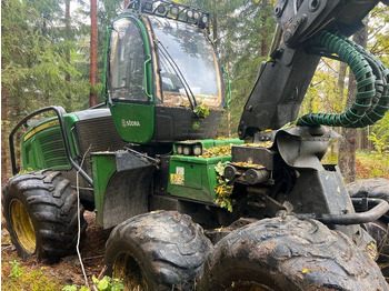 Lesnícky harvestor JOHN DEERE