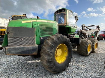 Lesnícky harvestor JOHN DEERE