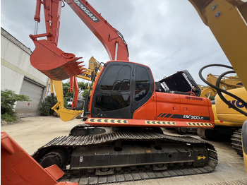 Pásové rýpadlo DOOSAN DX300LC-7