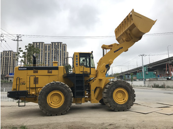 Kolesový nakladač KOMATSU WA600-3