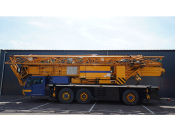 Auto s hydraulickou rukou