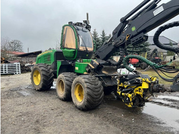 Lesnícky harvestor JOHN DEERE
