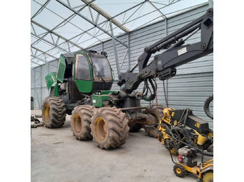 Lesnícky harvestor JOHN DEERE