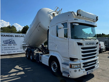 Cisternové vozidlo SCANIA R 580