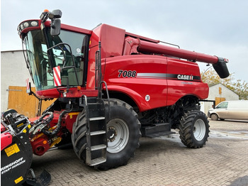 Obilný kombajn CASE IH Axial-Flow