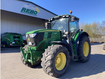 Traktor JOHN DEERE 6210R
