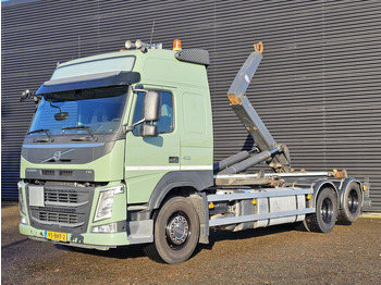 Hákový nosič kontajnerov VOLVO FM 420