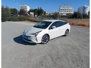 Automobil TOYOTA