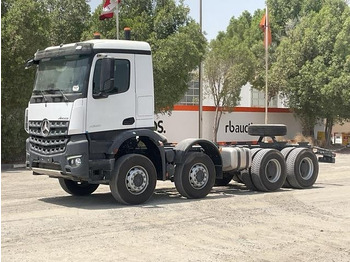 Podvozek s kabinou MERCEDES-BENZ Arocs
