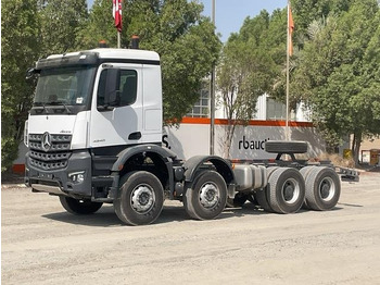 Podvozek s kabinou MERCEDES-BENZ Arocs