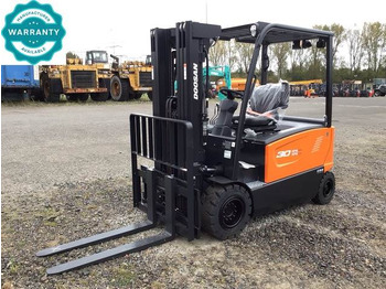 Elektrický vysokozdvižný vozík DOOSAN