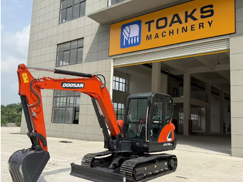 Mini rýpadlo DOOSAN DX75