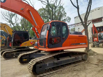 Pásové rýpadlo DOOSAN DX300