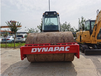 Cestný valec DYNAPAC
