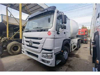 Domiešavač Sinotruk HOWO 371 Concrete mixer truck: obrázok 2