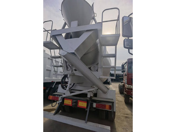 Domiešavač Sinotruk HOWO 371 Concrete mixer truck: obrázok 4