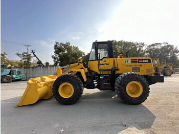 Kolesový nakladač KOMATSU WA380