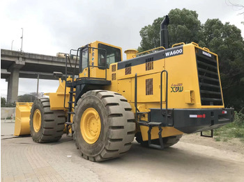 Kolesový nakladač KOMATSU WA600-6