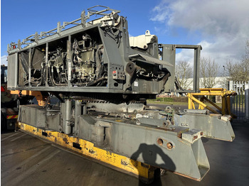 Pásový žeriav LIEBHERR LR 1160