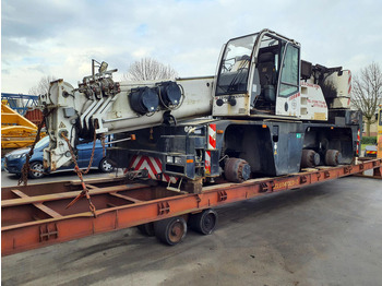 Žeriav pre všetky terény TEREX