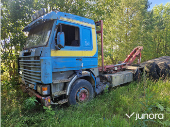Hákový nosič kontajnerov SCANIA 143
