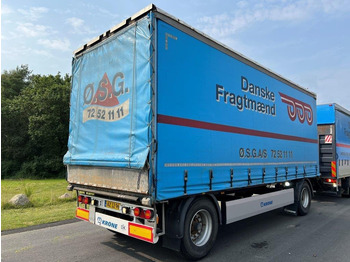 Plachtový príves KRONE