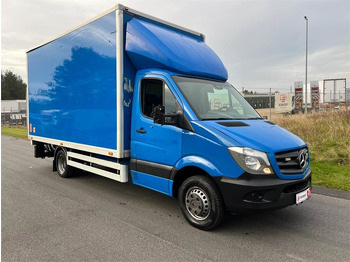 Skříňový nákladní auto MERCEDES-BENZ Sprinter 516