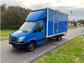 Skříňový nákladní auto MERCEDES-BENZ Sprinter 516