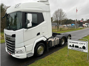Ťahač DAF XF 530