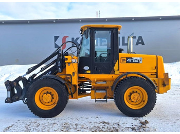 Kolesový nakladač JCB