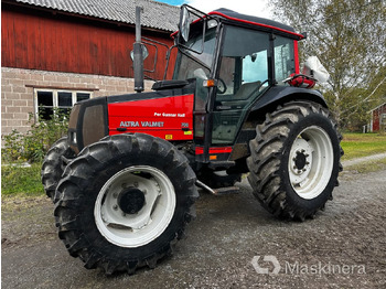 Traktor VALMET