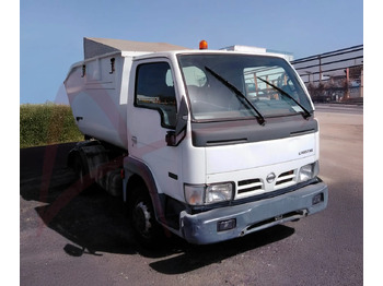 Nákladné auto NISSAN