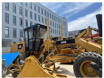 Zrovnávač CATERPILLAR 140K