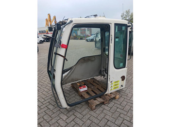 Kabína a interiér LIEBHERR