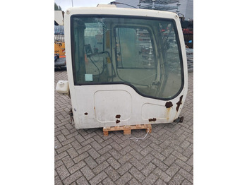 Kabína a interiér LIEBHERR