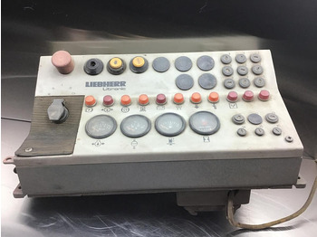 Palubná doska LIEBHERR