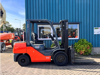 Dieselový vysokozdvižný vozík TOYOTA
