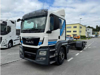 Podvozek s kabinou MAN TGS 26.440