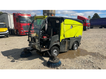 Zametacie vozidlo JOHNSTON