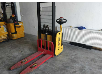 Stohovač HYSTER