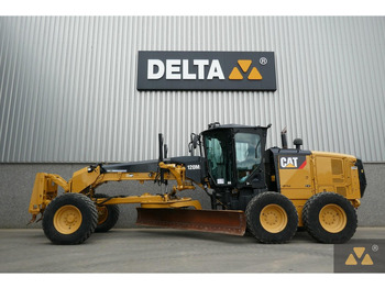 Zrovnávač CATERPILLAR 120